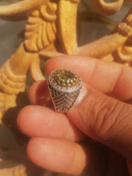 خاتم زبرجد مع شهادة منشأ لكن شهاده ضايعه سعر 75 قفل كربلاء ***********
