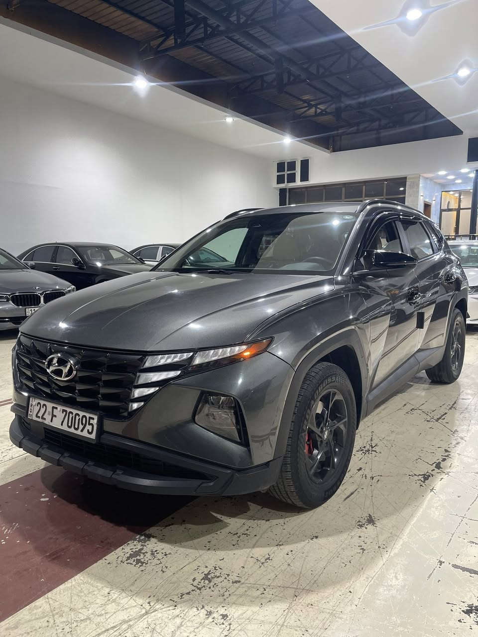 توسان موديل 22
فول ماعدا الفتحه ماشيه 60 الف 
رقم اربيل تحويل مباشر 
جديدة جدا 
فور ويل 
رادار امامي وجانبي 
بصمة ابواب 
بصمة تشغيل 
لايتات زنون 
داخل ابيض 
كشن سايق كهرباء 
سايد بريك بصمة

حادثها حدا خفيف شبر بجاملغ خلفي و طخه بالقبق صندوك بدون دواخل 

كير محرك مكفولات 

مكانها بغداد 

***********
