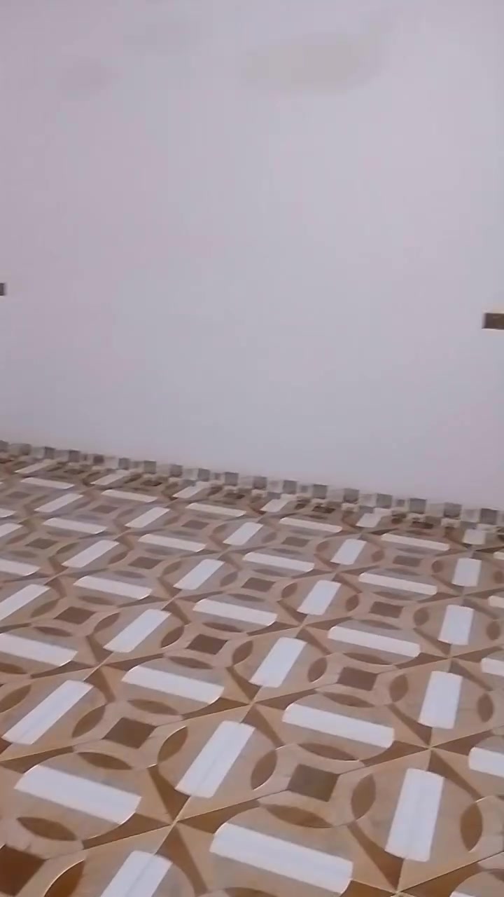 دار لليجار قاط ثاني 200 م الموقع السره للستفسار *********** يفظل ان تكون عائله صغيره
