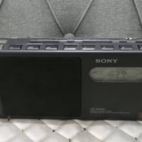 حلل واخذ راديونات للبيع ١. سوني ٣ موجات ٥ محطات خزن بحث تلقائي ٤ باتري...