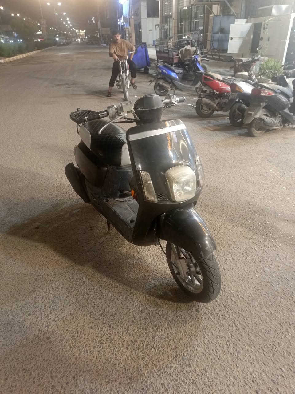 سلام عليكم دراجه بوليس نضيفه شلعه ومعدل شغاله كهربائات مستعجل على بيعتهه السعر ٥٥٠ وبيهه مجال  *********** واتساب فقط
