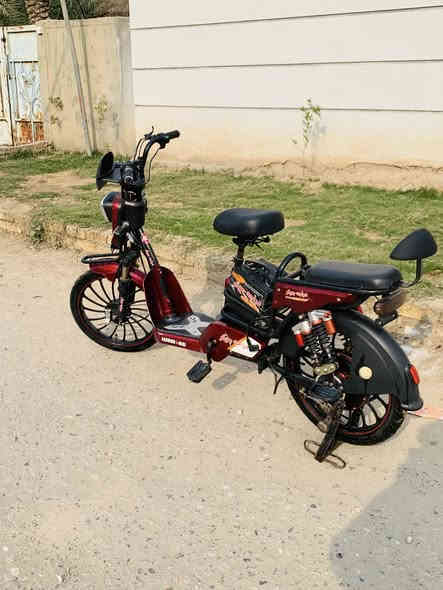 السلام عليكم دراجة شحن موديل ٢٤ كامله مكمله مابيها اي نقص بطاريات جدد شديتهن صار سبوع عل فحص والضمان مكاني ديالى بعقوبه ٢٥٠ وبيها مجال قليل 
 
***********خابرني ودلل موجود خاص ايضا
