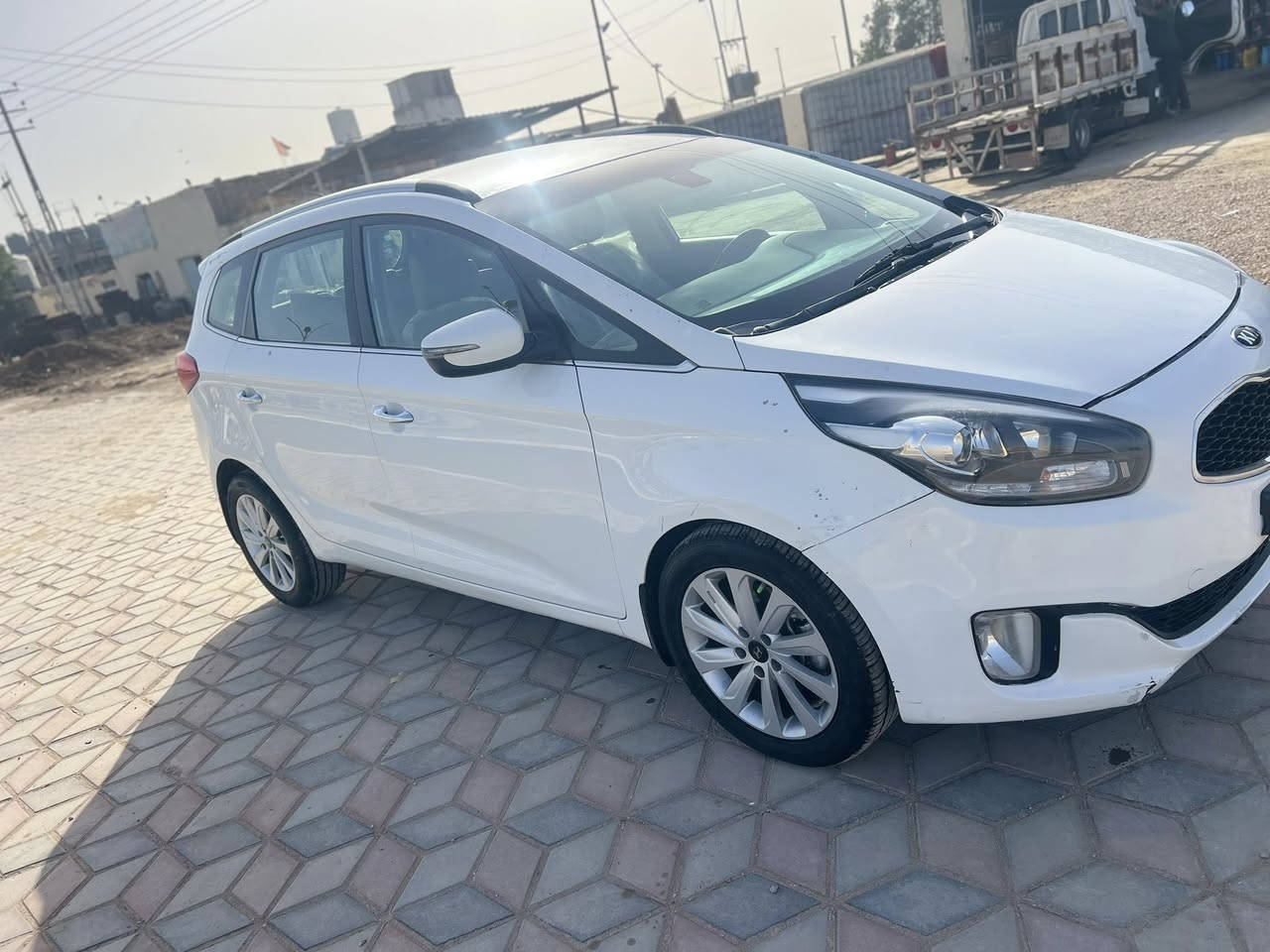 السلام عليكم كيا كارنز بيع فقط 2014خليجي  محرك 2000دوش  تبريد قطعتين  تبريد ثلج تخم تاير حداديه جديده  سياره حلوه السونار معروض بل صور لاعنوان ديوانية السعر 140او بيه مجال الاستفسار *********** متواجد عل فيس
