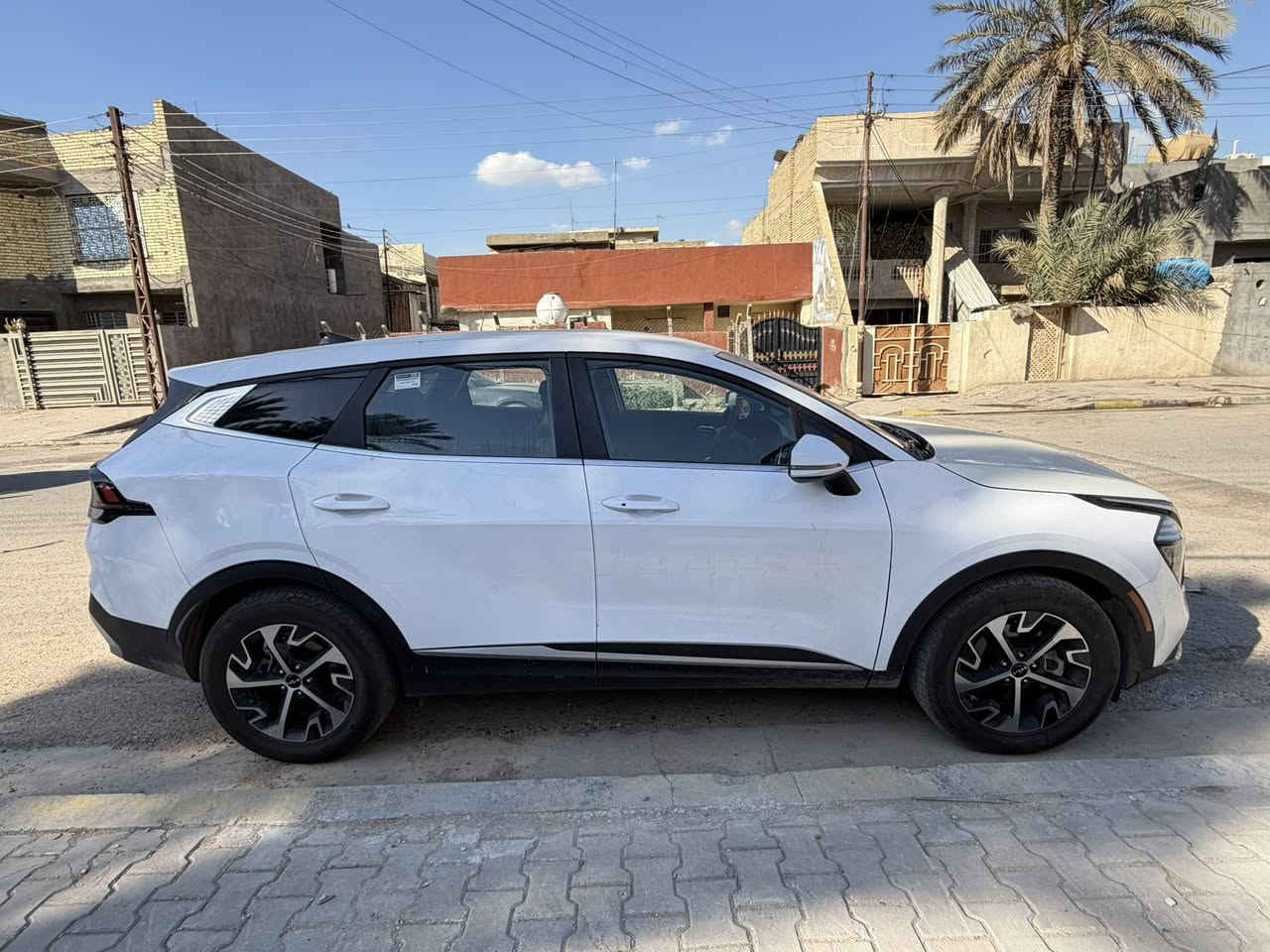 السلام عليكم
 كيا سبورتج2025 وارد امريكي تبديل قطعه فقط وجاملغ بي 
بارد شبر سياره ما بيه قطره صبغ دخول جديد اني ستوردته محرك ٢٥٠٠ داخله بكتاب شهداء مضمون اسويلك وكاله سنتين وتتحول ب اسمك مرقم وكامل صور حادث بل منشور 
ماشية8 الف ميل فقط
مواصفاتex
كشنات جلد
شاشه ديجيتل
بصمه تشغيل عن بعد
تدفئة بل كشنات
نقطه عميات 
تحكمات ستيرن 
تعديل مسار
بدون فتحه
حساسات خلفية
مثبت سرعه 
ومواصفات ال ex المعروفه
السعر٢٣٠ وبيه مجال
***********
