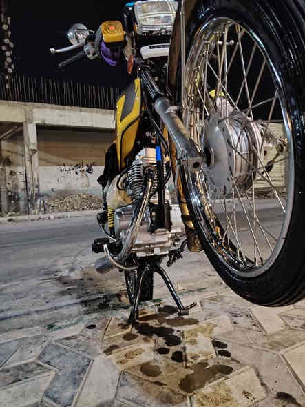 شباب دراجه للبيع شلامجه موديل ٢٣ أوراق شرط الترقيم السعر مليون ٥٠٠ وبيهه مجال شي قليل مكاني واسط عزيزيه وهذا رقمي ***********
