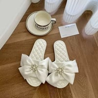 ملابس • للبيع • بدون وصف