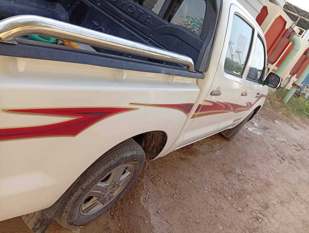 سلام عليكم ورحمه الله هايلوكس موديل 11 مكفولة رقم مثنى بسمي مدوار مباشر شاصي 19  كويتيه تبريد ثلج محرك شركه مامفتوح شركه سياره مآل جناي سياره مكفولة من صبغ والتبديل تخم تاير قبل سبوع شاده حداديه كارتون سياره حلوه مامتعوبه سياره بشطره ***********
