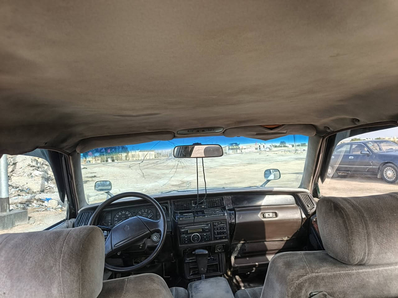 سلام عليكم عندي ارنب ايسر ابلادي مديل 1993 سياره جاهزه اوحلوه شرط تحويل كير محرك ثنين اونص جاهزات حداديه جديده كهربائية جاهزه مصبوغه جماليه دواخله حلوه سياره  سعر 43 اوبيه مجال العنوان ناصريه مركز ***********  غير متواجد على الفيس
