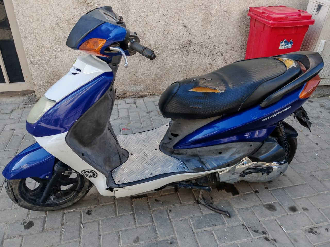 نثية رياضي دراجة كاملة مكينة وكفرات بلادية زوج تايرات كهربائيات كلهة شغالة سلف هندر شلعة خير من الله السعر ٥٥٠ الف وبيهة مجال (***********)
