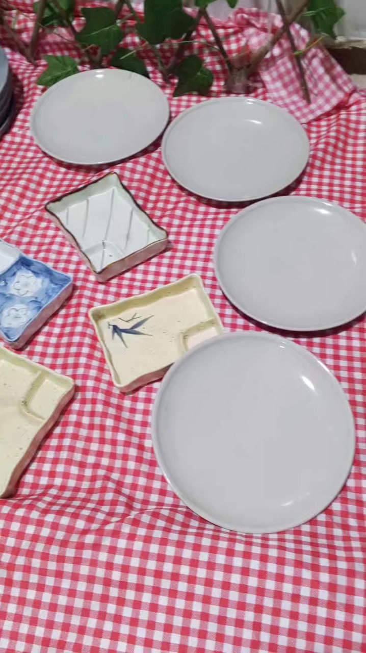 هذني متوفرات سعر كارتون وا.حد. 35
متوفر توصيل لجميع المحافظات العراق مجاني  لحجز واتساب مراسله فقط ***********
