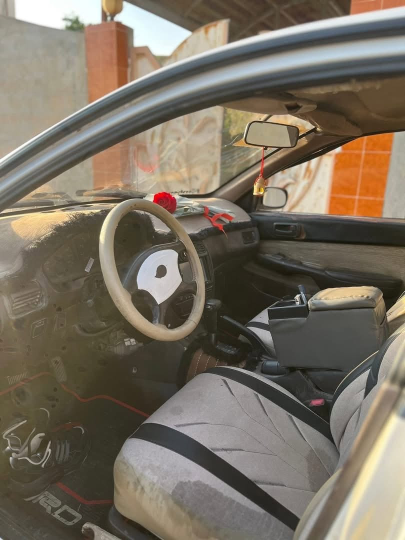السلام عليكم
 كورلا كارينا للبيع فقط
موديل 92

السعر 38

سنوية لل 31 بسمي

هزة جديدة

كابون بنزين بيها 

شرط التحويل والوكالة 

السيارة لاصبغ ولا ضرر

مكفول من الكلبة والضربة 

كير محرك ابو الجف شرط 

لا صرف ولا بخار 

صدر تايرات كهربائيات كلها شغالة 

السيارة جاهزة وحلوة واحلى من الصور 

مكان السيارة الموصل ناحية حمام العليل

اتصل على الأرقام ***********
