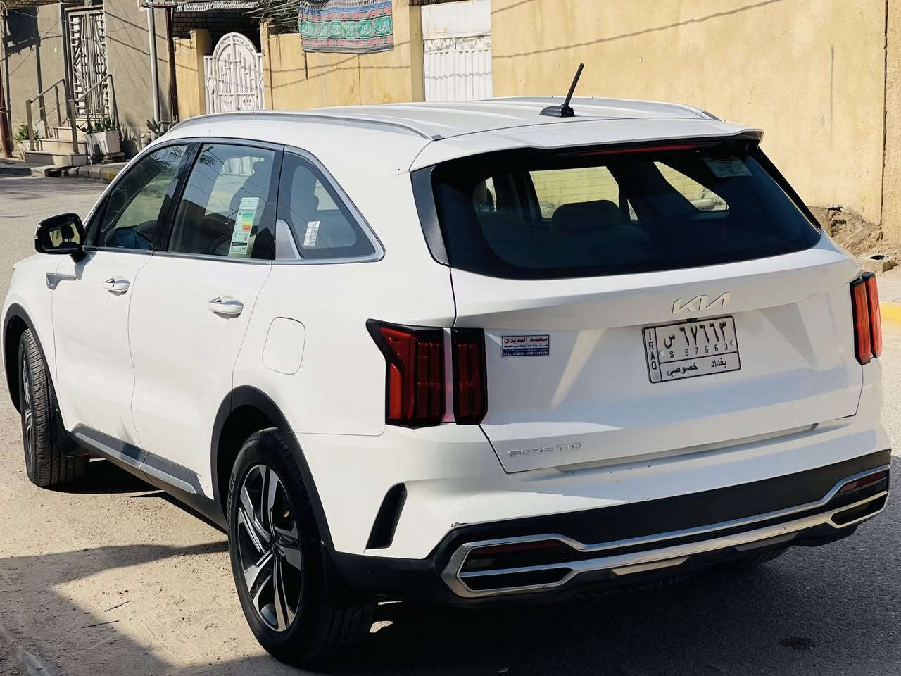 السلام عليكم 🫡
كيا سورنتو 2023 
كفالة عامة 
بأسمي مداور مباشر باسم المشتري 

 رقم بغداد 

 ماشية 193 الف

 محرك

v6.  3500

مواصفات السيارة

بصمة دخول ذكي مصمة 

تشغيل عن بعد 

هاند برك كهرباء

كراسي كهرباء 

صندوك كهرباء 

لايت زنون

حساس امامي

حساس خلفي

ويل كب كروم  

7 راكب

تحكم مقود

درايڤ مود 

اوتو هولد 

شاحن لاسلكي

تبريد 3 قطع

تحكم شاشة وتبريد لمس 

بلوجكتر زنون

مانع انحدار 

مانع انزلاق

كامرة خلفية

السعر 280 بيها مجال قليل 

مكّنها السماره الرميثة 

للأستفسار هذا رقمي ‭٠٧٧٢ ٦٨٤ ٦٥٤٣‬
