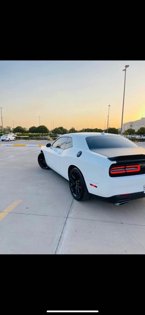 دۆج چالینجەر  ار تي ٢٠٢١
R/T 2021
مەکینە ٨ پستۆن ٥.٧ هیمی
٣ پارچەی پێشی سبوخە شانسی سەکن تەنها تەعدیلە
مواسەفات  سوپەر تراک پاک 
شاشە گەورە . کوشین جلد . گێر لە سوکان . . هتد…
.
رەقەم سەنەوی بەناوکردن غەرامە بە شەرت
.
سعر ١٧٦ وەرەقە و معامەلە
.

***********

جالنجر ٥.٧ هيمي ٢٠٢١
سيارة ثلاث قطعة امامي مصبوخ. شوية شينسي بيها تعديل فقط 
مواصفات . سوبر تراك باك . شاشة جبير . كشانت جلد . شفتات ب ستيرن …..
رقم  سنوية. تحويل غرامات كلها ب شرط
.
سعر ١٧٦ ورقة و بيها مجال 
.

*********** أربيل, العراق
