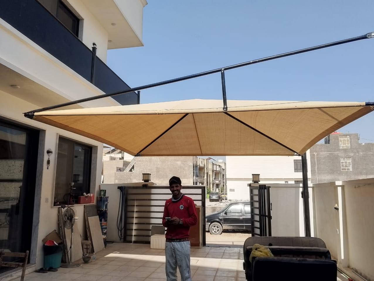 شركة الاصدقاء للحدادة  تقدم لكم المظلات الهرمية سعر المتر المربع ب 50 الف دينار 
تتميز المظلات 
غطاء المظلة كوري واسترالي مصمم للاجواء الصحراوية والجافة 
ونسبة عزل المطر 80%ونسبة عزل الشمس 95%
 وكذلك تحمي السيارة من الحالوب بنسبة 100%
 مصنوع من خيوط البولي اثلين والياف الفايبر يكون التثبيت من جهة واحدة او جهتين وحسب الطلب
 ضمان 5 سنوات 
الاعمدة مستخدم فيها بوري دائري 5 الى 6 انج 
الهيكل الداخلي بوري دائي 2 انج او حسب الطلب 
نوع الحديد المغلون او مصبوغ مع تثبيت براغي القياسات حسب الطلب 
وكذلك مستعدون لعمل المظلات الشمسية والمطرية مستعدون للعمل بجميع المحافظات العراقية  
للمزيد من المعلومات يرجى الاتصال 
0772 178 1592   ابو محمد
*********** وائل
