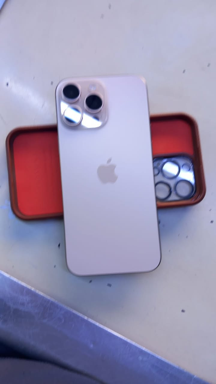 السلام عليكم أيفون 16برو ماكس  بطاريه 89 مليون و ١٠٠ قفل مكاني بغداد مدينه الصدر جهاز تفاصيله بل صور مكفول كفاله عمامه كارتون وشاحنه موجودات ***********
