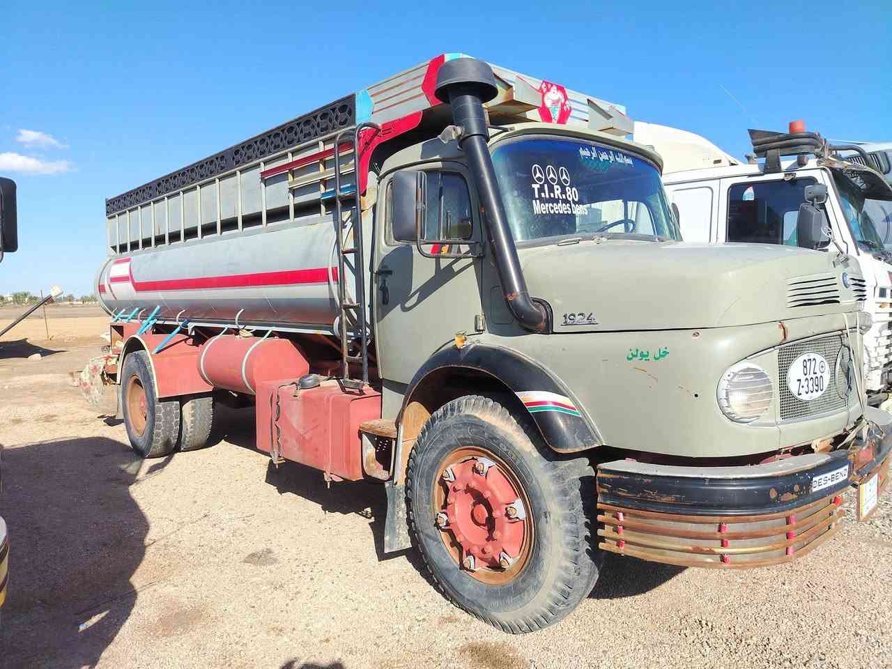 للبيع اقجم تنكر موديل ٨٠ رقم انبار ألماني شاصي بلادي قماره بلاديه السعر ٥٥ مليون
العنوان الرمادي معرض الرضوان ***********
