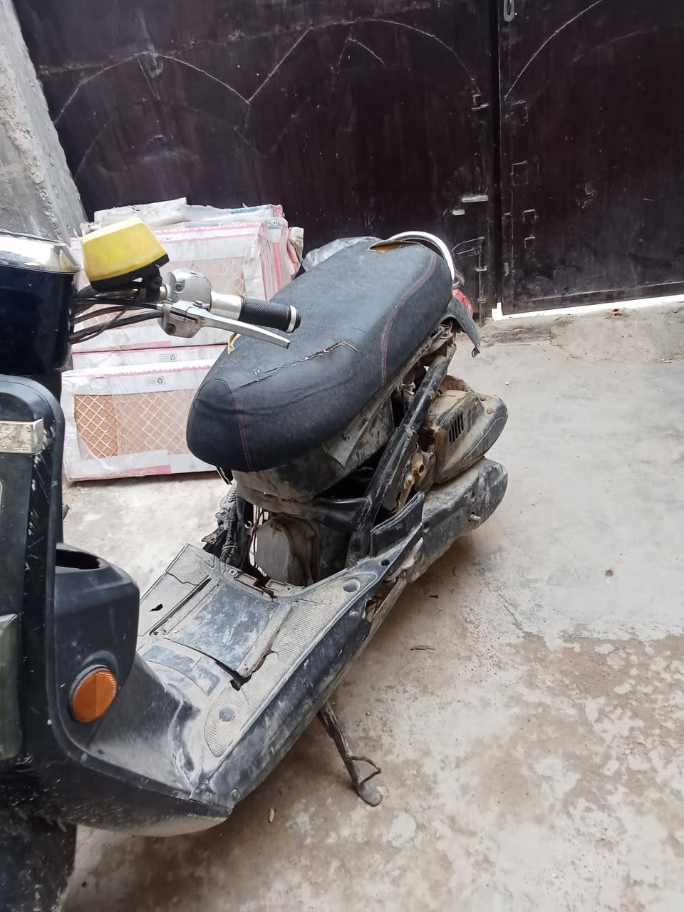 بوليس اف زت للبيع سعر 200وبيهه مجال المشوراي لايخابر مامتواجد نت *********** واتساب دراجه متروكه فجأه وكفت ماعرف بيهه
