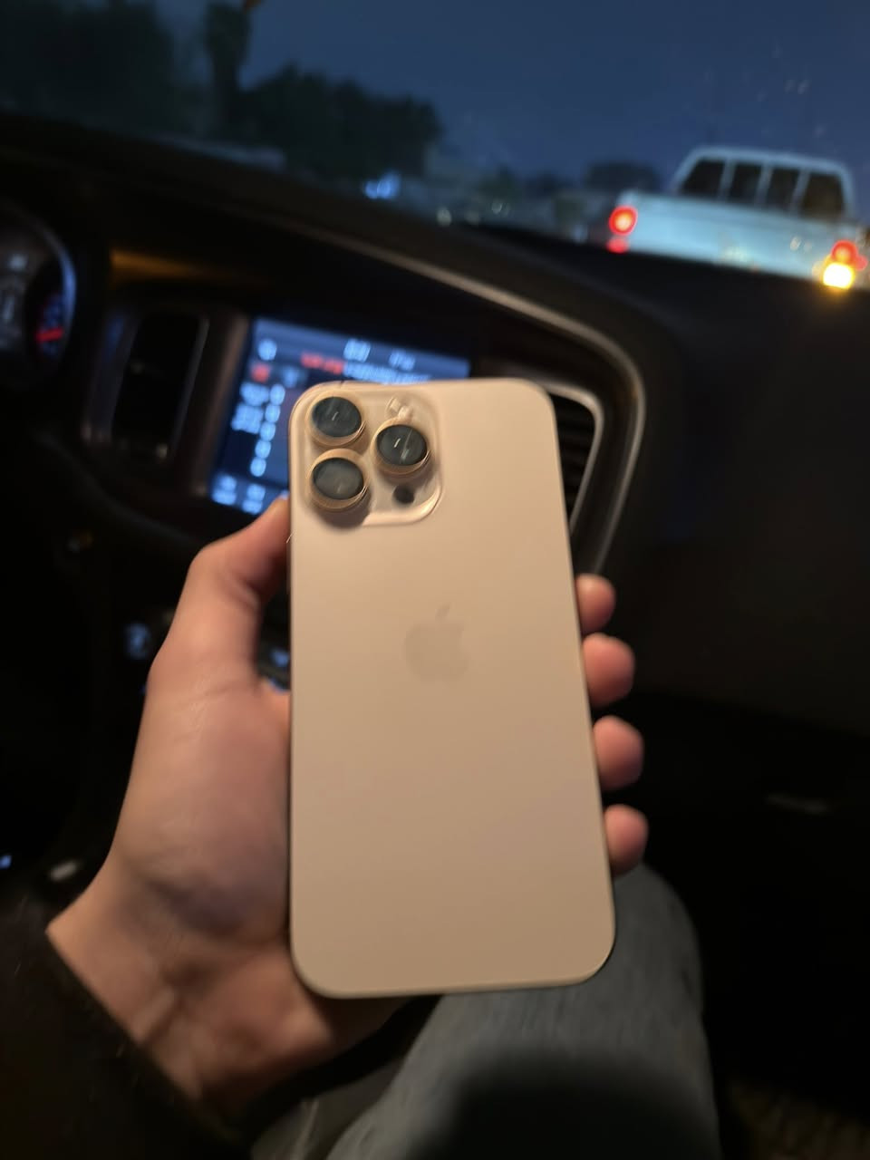 السلام عليكم أيفون 16 برو ماكس ذاكرة 256 بطاريه 96 الجهاز جديد ممبدل بيه شي كله بلادي ماستر ملحقاته كله موجوده السعر مليون 350 وبيه مجال مكاني مدينه الصدر الرقم ***********
