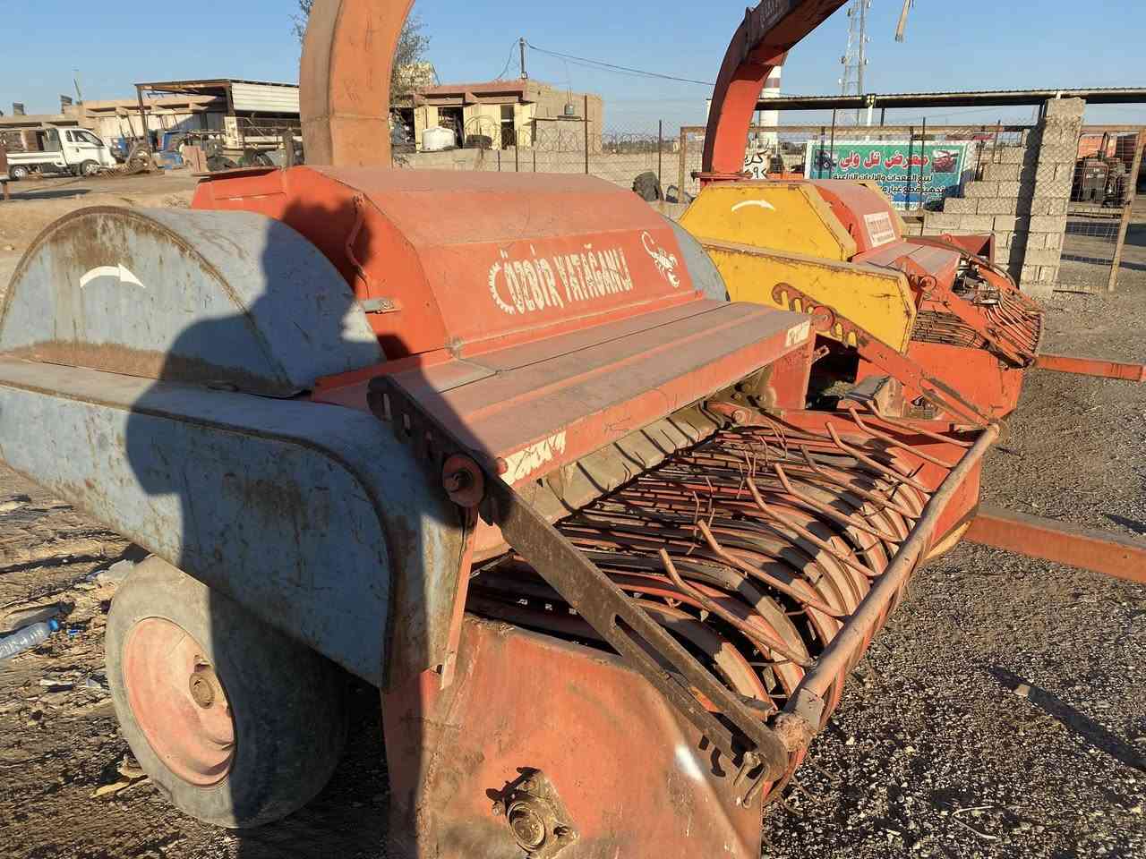 سلام عليكم يوجد شافوطات ويوجد عرباين
***********
