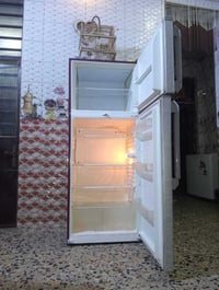 ثلاجه 20قدم • نضيفه جدا • توصيل