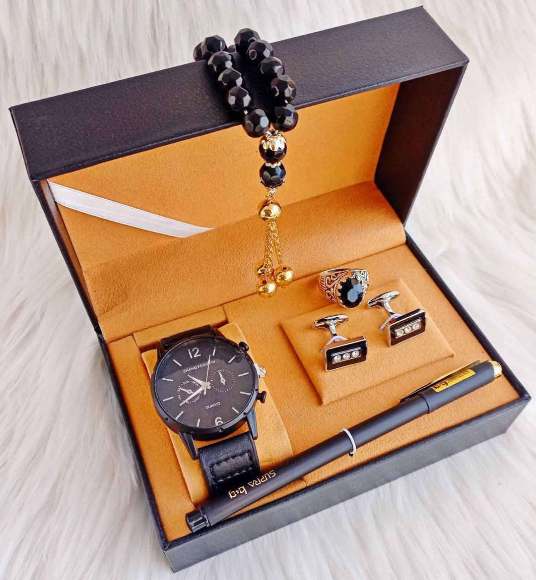 #عروض
#هدايا#رأس_السنه🔥👇
اجمل الهدايا رجاليه ونسائيه 🎁
ســعر السيت ب 20 الـف 😍
والتوصيل 5 لجميع المحافظات 
للحجز والاستفسار مراسلة الصفحة 
اذا مو نفس الي بالصورة توصلك (لا تستلم الطلب) ✨
🔺 ملاحظه : الهديه تجي بنفس العلبه اللي بالصوره 🔥
للاتصال ***********
واتساب *********** بغداد, العراق
