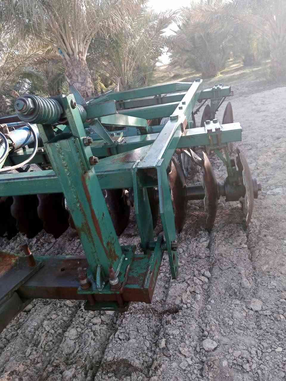 للبيع دسك 20وفدان البير 12ما مشتغلات شي قليل المكان واسط ***********.   ***********
