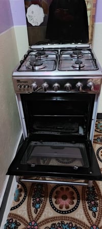 طباخ للبيع كهرباء وغاز شرط كلشي مابيه سعر 125وبيه مجال07833500899وهاذا...