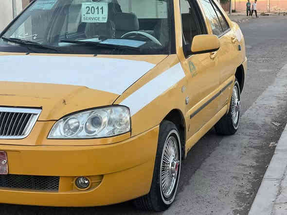 السلام عليكم 
كوين 2011 رقم بغداد صدامي شرعيها بالموصل شرط التحويل والوكالة هيئه 400 ألف على المشتري سنويه ساقطه سنه 2023 مكينه اصل ما محور بيها اثر صرف وكير شرط ضررها جاملغ الكدام فقط بدون دواخل شواصي شرط بيها كم مكان خياس شاشه ايباد وجامات كهرب تبريد البوري مالته مكسور يحتاجله لحيم تدفئه نار كهربائيات كامله مكمله السعر 17وبيها مجال للتواصل على الخاص او *********** مكانها موصل حي سومر
