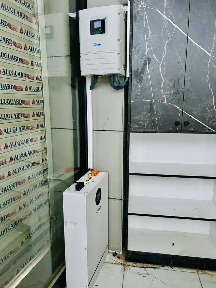 ☀️ كهرباء مستقرة طول اليوم؟ الحل هنا! 🔋

تم تنصيب منظومة طاقة شمسية متكاملة:
🔹 8 ألواح شمسية عالية الكفاءة
🔹 انفيرتر Deye 6KW
🔹 بطارية ليثيوم SVOLT 10KW

✅ تشغيل نهاري وليلي
✅ تقليل صرف المولد
✅ ضمان وجودة بالتنفيذ

📍 خانقين – حي العمال
📞 0770354807
      ***********
