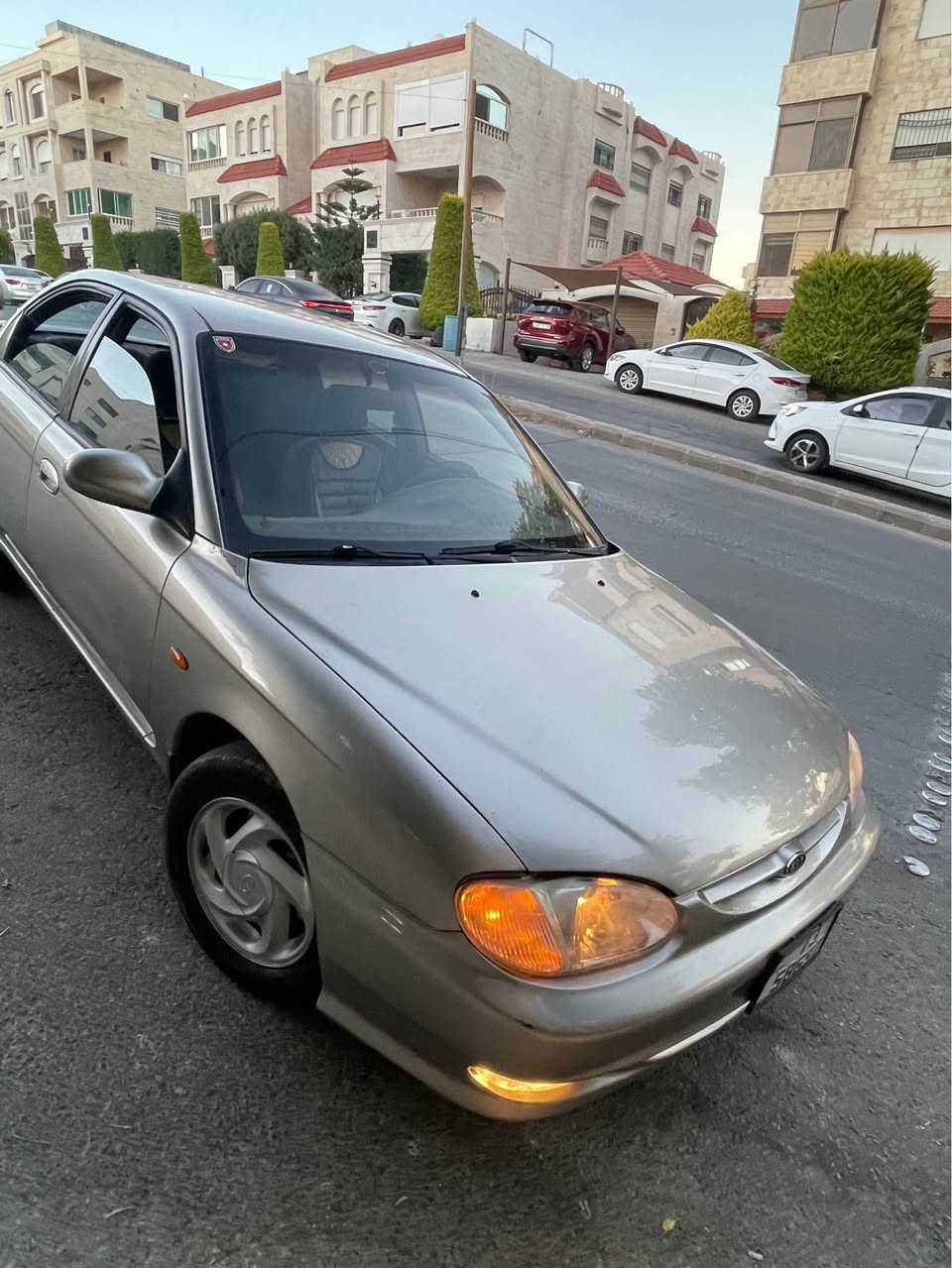 كيا سيفيا موديل 1997 
الرقم 0791968569
السعر 1700 
اوتماتيك 
ماتور 1500 ( قوي وقتصادي )
فحص 2 جيد ( فحص مرفق في الصور )
ماتور وقير نخب 
دهان ممتاز
4 فردات كوشوك نظيفة 
4 شبابيك كهربا 
ومشية ومكانيك وكالة 
الموقع عمان عمان, محافظة عمان


**إذا كنت صاحب هذا الإعلان وتريد حذفه لأي سبب، رجاءا أرسل رسالة إلى الدعم الفني**