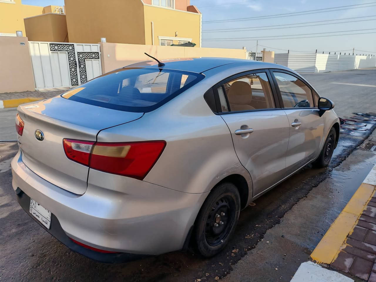 السلام عليكم،

للبيع سيارة كيا ريو موديل 2017، السيارة نظيفة جداً واستخدام نظيف

مواصفات وتفاصيل السيارة:

الموديل: 2017
المواصفات: خليجي / قطرتين

حالة البدي: السيارة مكفولة (بدون حوادث أو صبغ او معجون  ..تكحيل فقط)، وتوجد فقط شخوط بسيطة جداً لا تعيب المنظر العام.

المحرك والكير: بحالة ممتازة مع تبديل دوري للزيت وزيت الكير عناية تامه!

الداخلية: نظيفة ومرتبة.

مانع انزلاق 
شاشة أندرويد 
تفدئة تبريد 
كاميرا خلفية وكامرا تسجيل بالمرايا داخليه
رياضي عادي
أوتوماتيك
- السنوية ساقطة شهر 9 2024 ( ماعندي فراغ )

السعر ---- 105$
رقم الهاتف 
***********
او اكتب تعليق للتواصل
