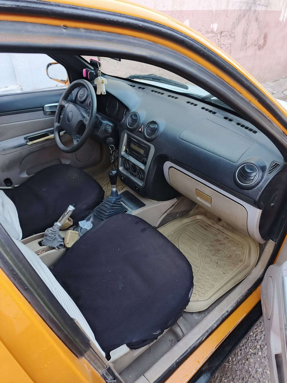 سي كي ٢٠١٢ سيارة هيئة وغرامات صفر مكينة شرط كاربون بانزين شرط التحويل هزة جديدة السعر 40
***********
