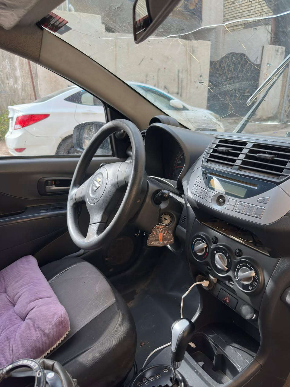 للبيع سوزوكي سيليرو 2014 

محرك ٣ سلندر 

سيارة كير مكينة نظيفات السيارة مكفولة عدى طخة بالجاملغ الايمن وراجع بارد ومكحل 

السيارة نظيفة تايرات جدد دسكات امامي خلفي جدد راديتر جديد كل الجوينات جدد وصدرها جديد 
تبريدها يخبل
وصرف بانزين ماكو ابداً 

السعر 60 

الرقم *********** واتساب او اتصال فقط
بغداد بلديات
