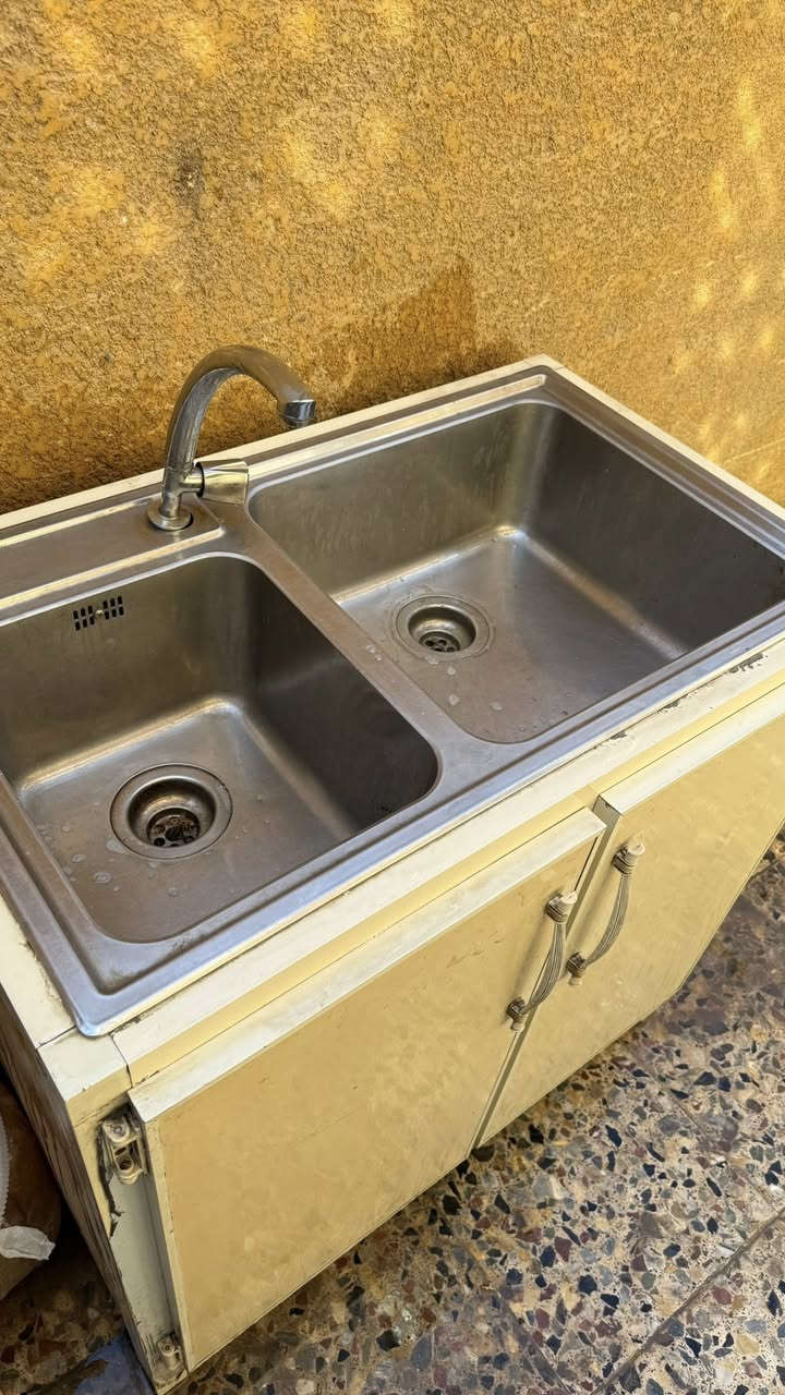 طباخ سعره 150 الف
دكت سعره 125 الف 

جام خانه سعره 75 الف 

ميز سلستيل سعره 75

سنك بابين سعره 75 الف
***********
