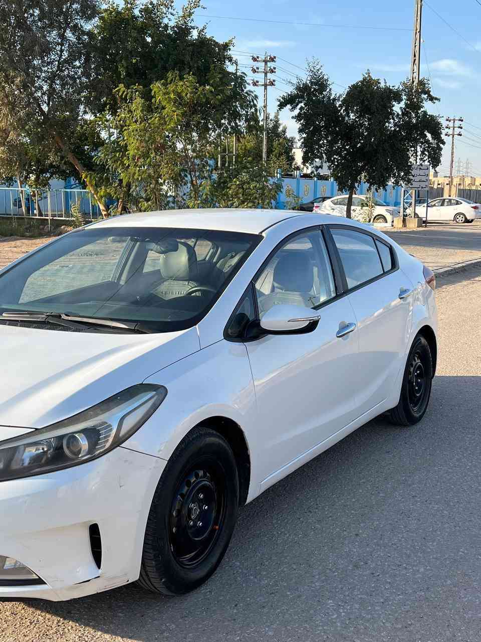 السلام عليكم سيراتو 2017
2017 مكفوله عده ربع جاملغ كدام وبارد واحد 
السياره رقم اربيل وكاله مداور خليجي ومعروف
السعر 132 بيها مجال مكان السياره النجف
للاستفسار ***********
***********
