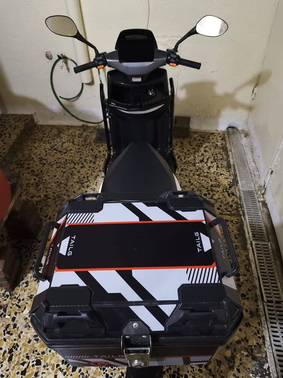 السلام عليكم للبيع دراجه شحن ماركه TAilG السرعه ٩٠  الشحنه الوحده ٩٠ كم دراجه زيرو السعر خاص او ***********
