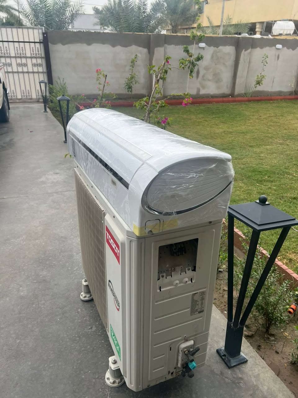 سبلت للبيع
حجم طن ونص توسوت انفيرتر تحكم 
كامل ملحقاته ريمونت وحماله وبوري وغازه مقفول 
استخدام قليل الجهاز نضيف جدا وما داخل تصليح
السعر 440 الف 
بغداد حي الجهاد
***********
