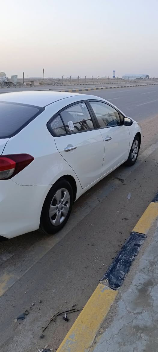 سلام عليكم كيه سيراتو موديل 2017 خليجيه مكفوله عدا بارد بلجملغ أمامي محرك 1600دوش دكشن عالي أشاير بلمري بسم شركه شاهو أبيع صافي السعر 130 وبيه مجال بصيط رقم ***********
