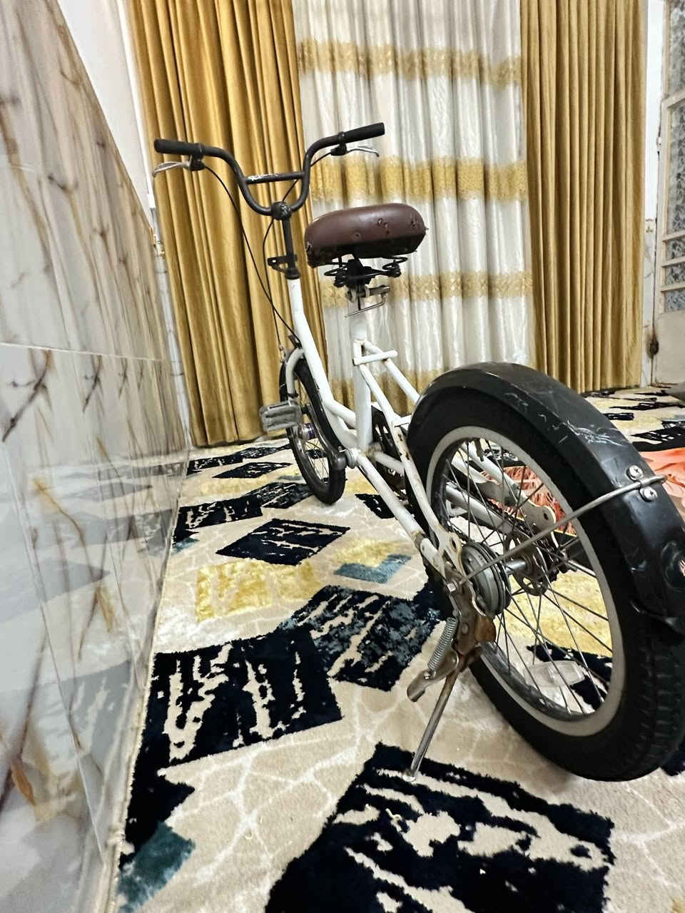 السلام عليكم بيسكل برج استون للبيع بكاني بغداد الحسينيه مال راشديه رمبه ستوني منزله الخميس منزله السعر100 الرقم ***********
