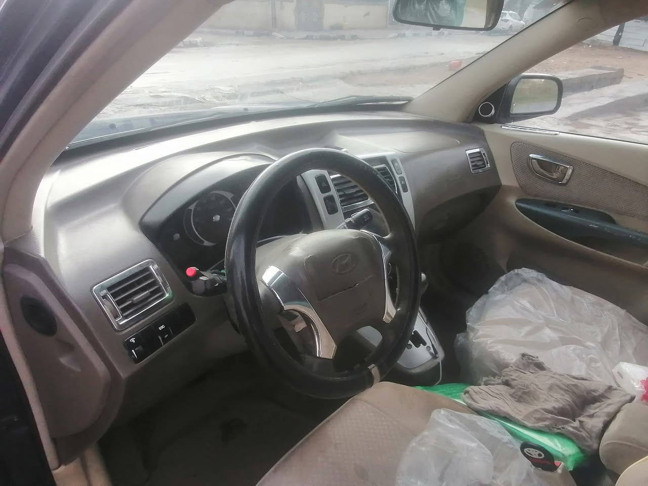 سلام عليكم توسان ٢٠٠٧ واد أمريكي حادث جاملغ و بنيد مكينه 2700 سنويه ال ٢٨ رقم انكليزي بغداد السعر 85 بيهامجال مكان سياره بديوانيه رقم تلفون ***********
