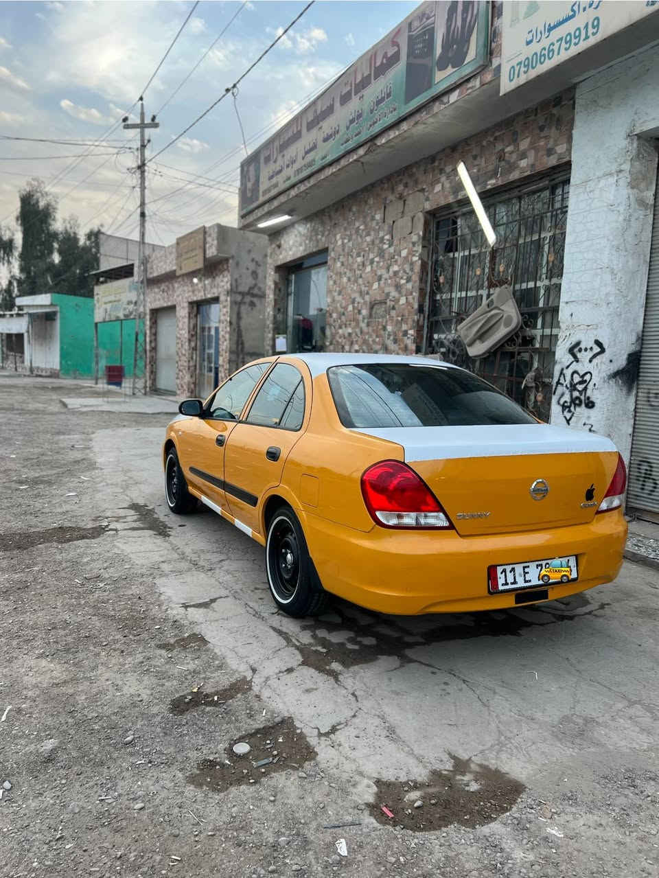 نيسان سني ياباني 2011  عادي كير محرك كفاله تخم تاير جديد دوشمح جديده صدر امامي خلفي كله نفضته منضومت زنون اصلي محرك 1600بلادي رقم دولي جديد مصفره هيهه وغرامه وصل خط جديد سياره ماناقصه برغي كاملا من كلشي مكاني الانبار الرمادي ما متواجد عل فيس الستفسار ***********/////*********** سعره 95بيه مجال
