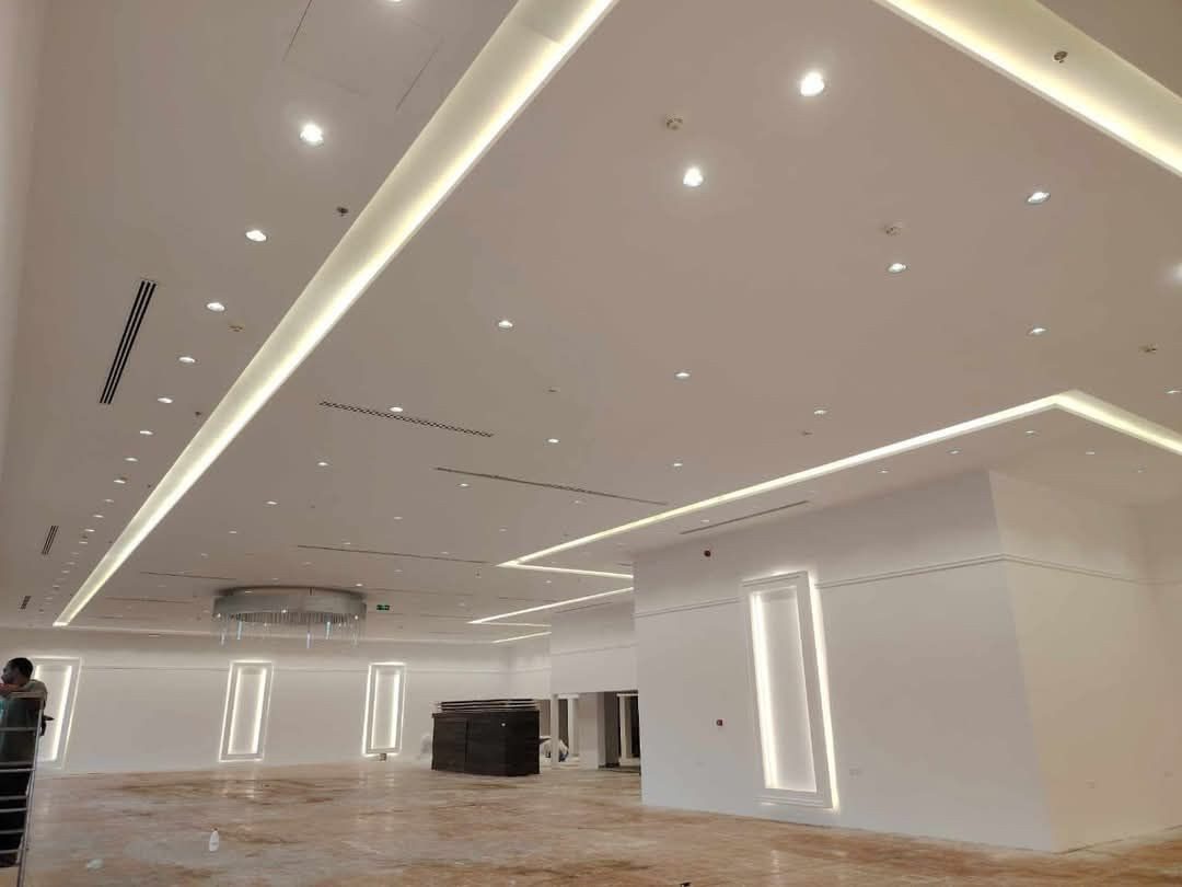 احدث التصاميم والديكورات
بكادر مختص
دقة والتزام بمواعيد العمل
افضل انواع المواد والصبغ
وبأسعار مناسبه
يوجد لدينا كادر مختص للكهرباء 
للتواصل وتساب
***********
