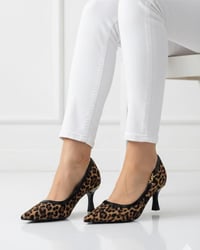 كعب نسائي • مقاسات 37-41 • توصيل