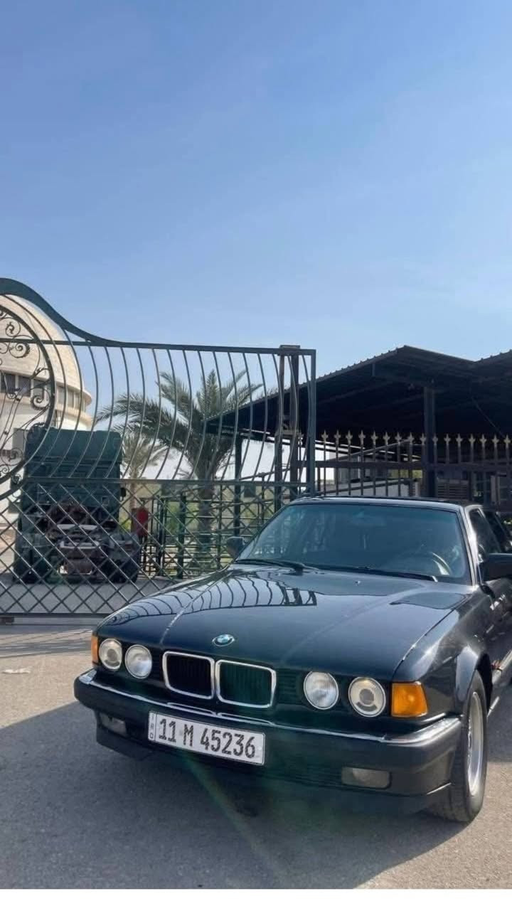 Bmw730
سياره موديل ٩٣ رقم بغداد الانكليزي سنويه مشروع وطني هزه جديده تحويل مباشر 
محرك ٨سلندر 
مكينه كير شغاله ١٠٠/١٠٠
حداديه جديده طوبه 
موصفات 
دبل كمبيوتر ايرباك استيرن دبل جكمجه 
سلايد رووف طكتين 
داخل جلد اسود كراسي مكانيك بطاين جلد صاج 
٦٨ السعر68
مكاني المحموديه
***********
***********
