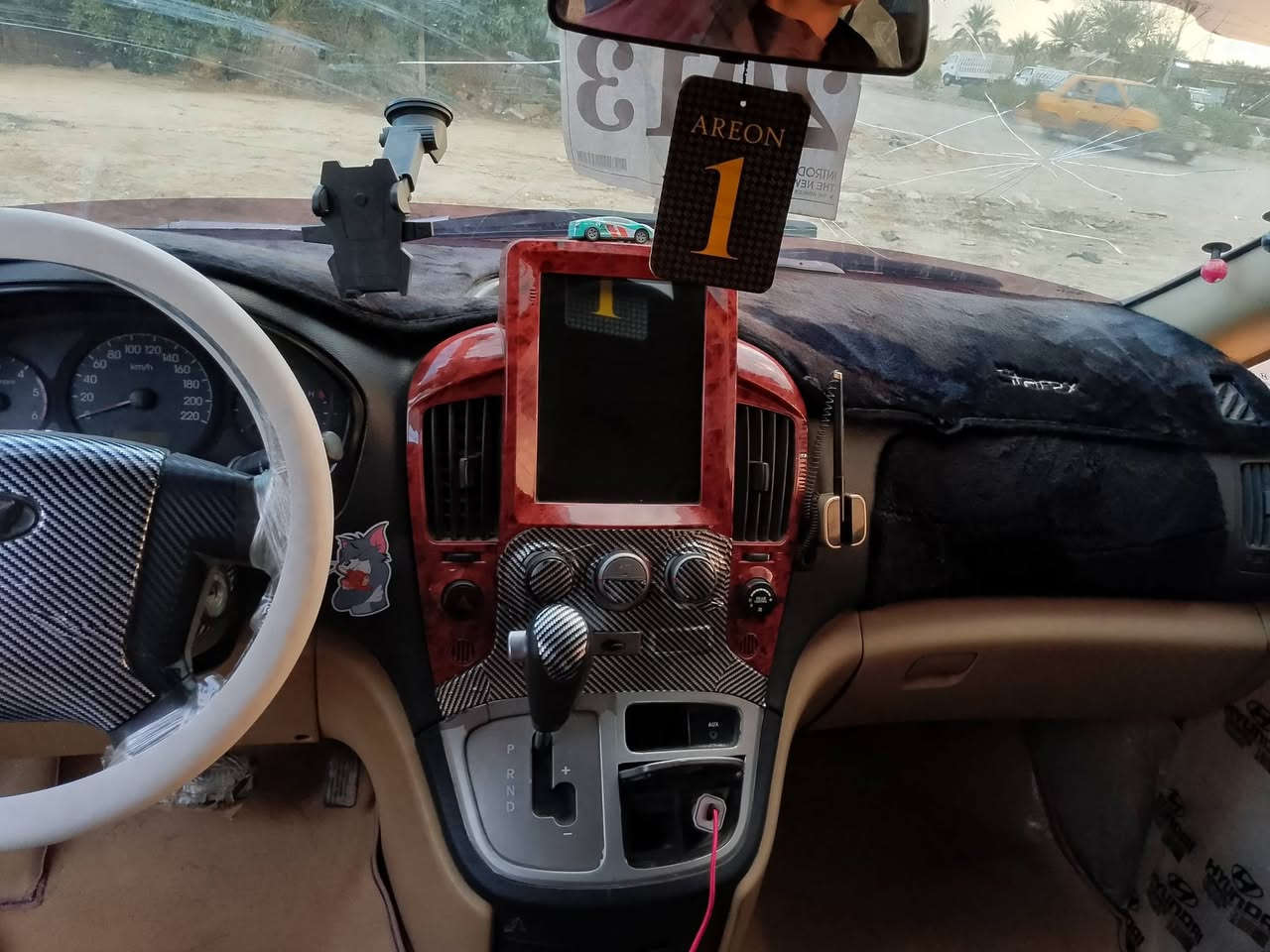 سلام عليكم شباب ستاركس 2010بيه فطعتين ولباقي كفاله بيه مكينه سورنتو بل كارتون شرط اطي بيه ضمان سنه لان توني شديته واني الله يشهد جناي وريده مراوس اوبتيمه او سوناته دواخله حلوه تخبل وكشره فول ما عده ال خياس الي  مبين بل صوره وقمارته بيه خياس ومكحله اذ تخلي سوبايه وله يبينن مكاني دوانيه سدر الدغار ورجع اكرر مو بياع شره جناي والله  وريد ابيعه اريد سياره زغيره ***********
السعر 140وبيه مجال
