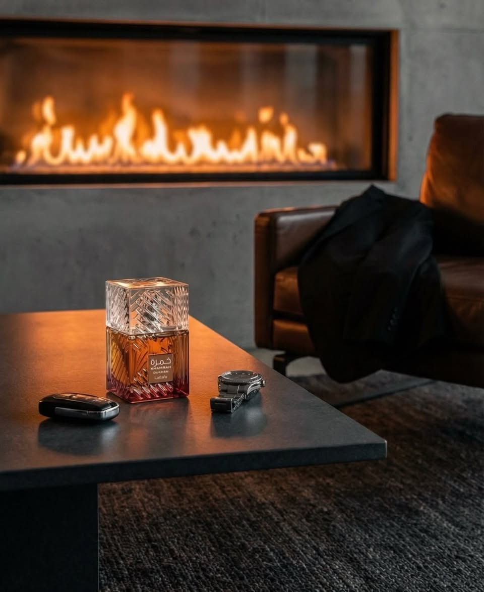 عطر خمرة دخان 🔥
تجربة مختلفة لعشّاق الروائح الجريئة.

من أول رشة تحس بدفء التوابل مع لمسة دخانية فاخرة، وبعدها يبدأ العطر يهدى ويطلع بطابع عميق ومخملي يخليك مميّز بدون مبالغة. ثابت وفوّاح، مناسب للمساء والأجواء الباردة، ويعطي إحساس فخامة وثقة ✨

لو تحب العطور الشرقية بلمسة عصرية، خمرة دخان خيار يستاهل التجربة 
‎اختيار مثالي للذوق الراقي ✨
___________________________________\\\\\
‎تاج الخليج للعطور العربيه والفرنسية💫
‎استمتع بلمسات من الفخامة
‎تجربتك الفاخرة للعطور

‎▪️أرقام الهاتف:
مفرد ***********

‎جملة ***********
‎خدمة العملاء ***********
‎موقعنا/ منصور حي دراغ
‎#تاج #لطافة_للعطور #لطافة_الإمارات
