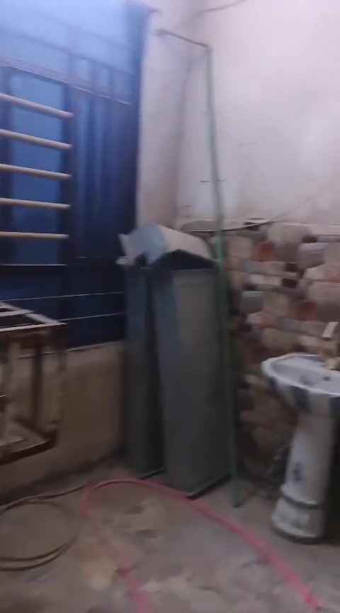 بيت الإيجار مساحه 100 فارغ كبل جيب غراظ وتنزل عالي عن الشارع نظيف وكامل كلشي متوفر تانكي واير سحب واير انترنيت كلشي متوفر عنوان سبع قصور شارع ابو علي قرب المصور مرتظئ الرماحي إيجار البيت 250 قفل قفل *********** يوجد واتساب
