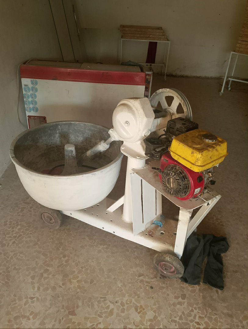 فرن للبيع ايراني باب اول هوه غراضو كامله سعرو 18ورقة بي مجال هذا رقمي *********** أو ***********
