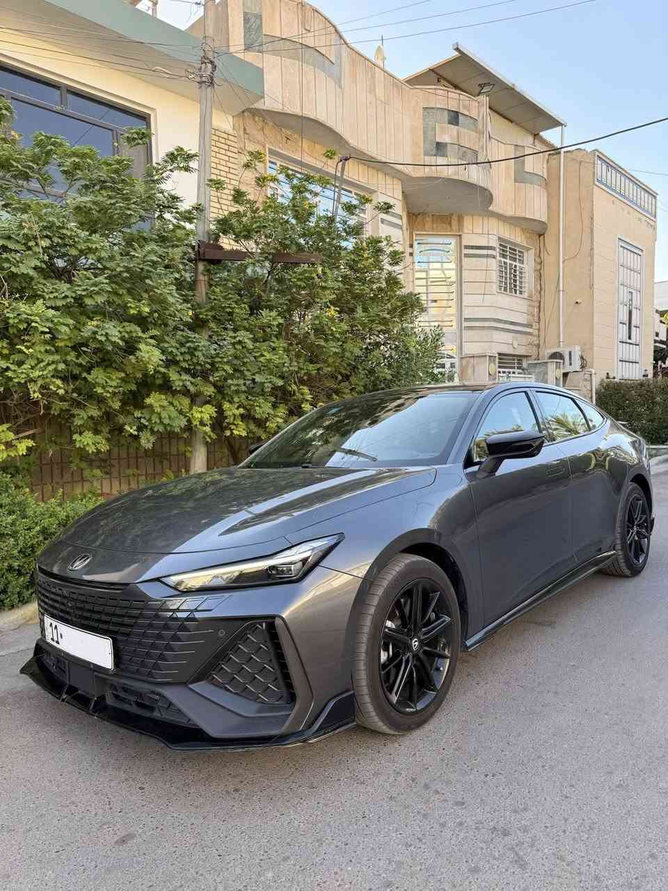شانجان يوني في 2025 خليجي تحت الضمان شركة البخيت
ماشيه 30 الف
مواصفات الفول 1/1 
محرك 2000 تيربو  

ترايها زيرو بانزين تمشي محسن عادي بدون أدوانز نهائيا
سيرفسها كلة بالشركة 

بانوراما
بصمة  
تشغيل عن بعد
يدات شفط
مري شفط + هيتر + اشاير
جنطة كهرباء
كشنات ال 2 كهرباء

داخل جلد
كشنات وستيرن تدفئة وتبريد 
شاحن لاسلكي
ثلاجة 
4 وضعيات قيادة 
تحكم بوضعية مود الاستيرن
شفتات ستيرن 
انارة داخلية متغيرة
كاميرات 360 درجة مع خاصية DVR تصوير دائم أثناء اطفاء السيارة

حساسات 360 درجة
اوتو هولد
ترحيب اثناء الاقتراب

فتح الجنطة عند الاقتراب جنطة لمس كهرباء الفتح وبالعكس

 رادار امامي مانع تصادم + تحديد مسار + مثبت كروس 
كزوز بلادي رياضي 
مكان السيارة بغدا الكرخ 
للاستفسار 
***********
