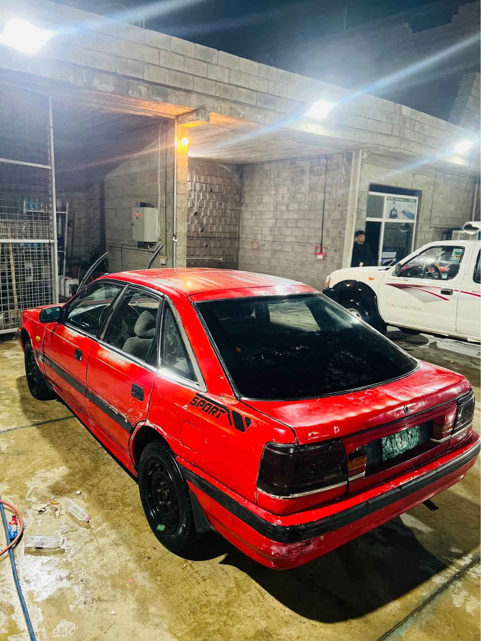 مازدا  ٨تو کابلێتەرە گێڕو مەکینەی زۆر پاکە تایەی تازەیە کارەباهی مەزبوتە ئاڕم بوە ئاڕمەکەی ون بوەگێڕ عادیە ناوی جوانە سەیارەکە مەزبوتە ماڵی فەقیرە سعر 13گڵا گۆڕۆینەویش دەکەم  داعمو لێدراوی قورسی نیە سەقفو شتی بۆیاخ نیە 
*********** حلبجة, السليمانية
